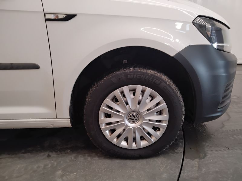 GuidiCar - VOLKSWAGEN INDUSTRIALI Caddy 4ª serie 2018 Caddy 4ª serie - Caddy 2.0 TDI 102 CV Furgone Business Usato